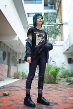 Lade das Bild in den Galerie-Viewer, ANTISOCIAL VAMPIRE CLUB  T-Shirt